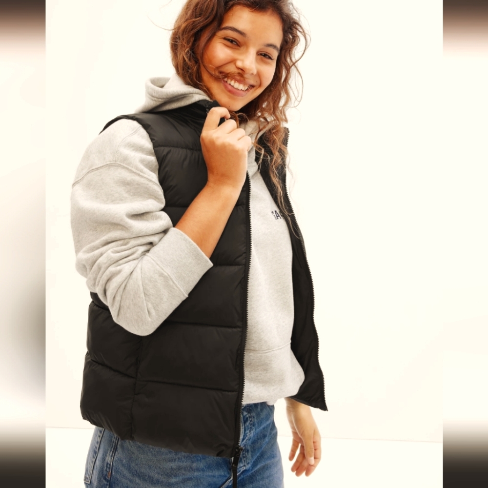 Gap ColdControl insulated puffer vest, black, size Large